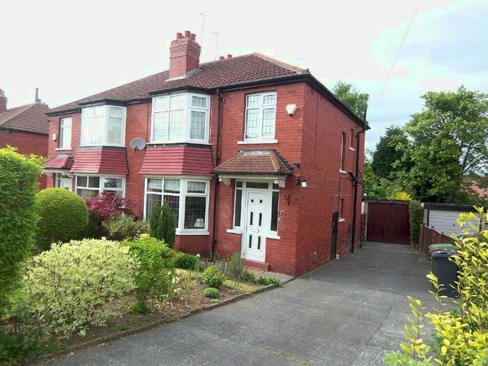 3 Bedroom Semi-Detached House To Rent In Chelwood Crescent, Roundhay, Leeds, LS8