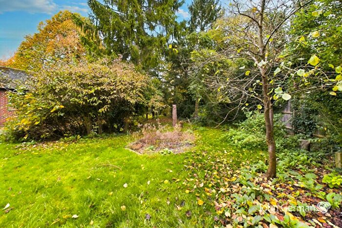 3 Bedroom Semi-Detached House For Sale In West Leake Road, East Leake, LE12