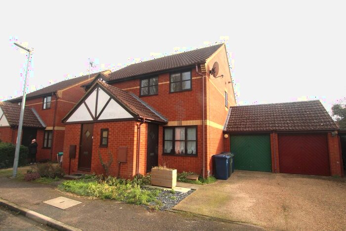3 Bedroom Semi-Detached House To Rent In Mander Way, Mowbray Road, Cambridge, CB1