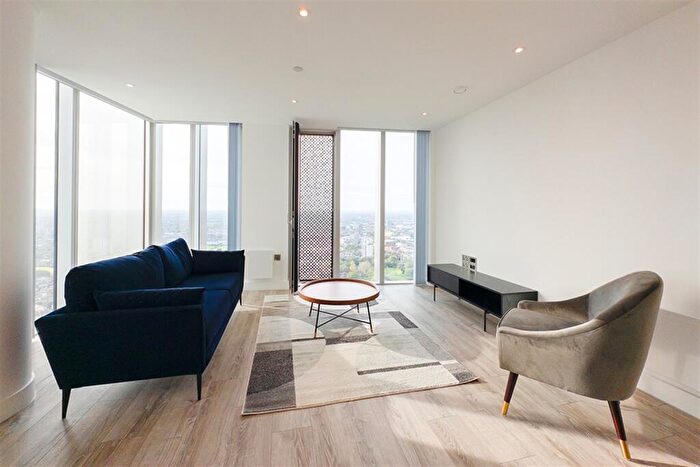 3 Bedroom Apartment For Sale In The Blade, M15