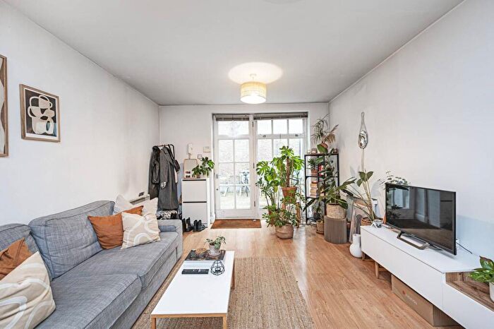 1 Bedroom Flat For Sale In Bath House, Dunbridge Street, Bethnal Green, London, E2
