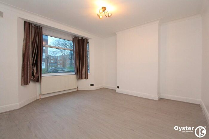1 Bedroom Apartment To Rent In Buckingham Road, Edgware, HA8