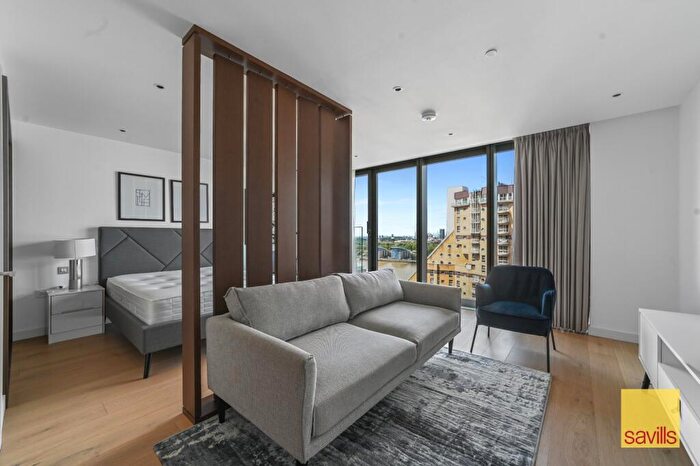 Apartment For Sale In Landmark Pinnacle, Marsh Wall, Canary Wharf, London, E14