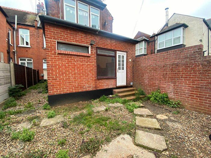 1 Bedroom Flat To Rent In Grosvenor Mews, Westcliff : Online Enquiries Only, SS0