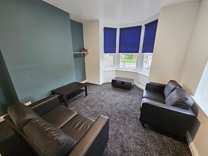 3 Bedroom Terraced House To Rent In Burley Road, Leeds, LS4