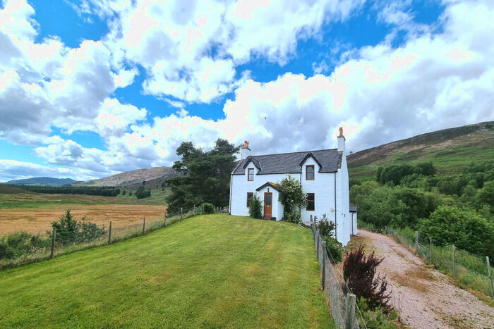 4 Bedroom Detached House For Sale In Ballinluig Farm House, Aviemore **Reduced Price**, PH22