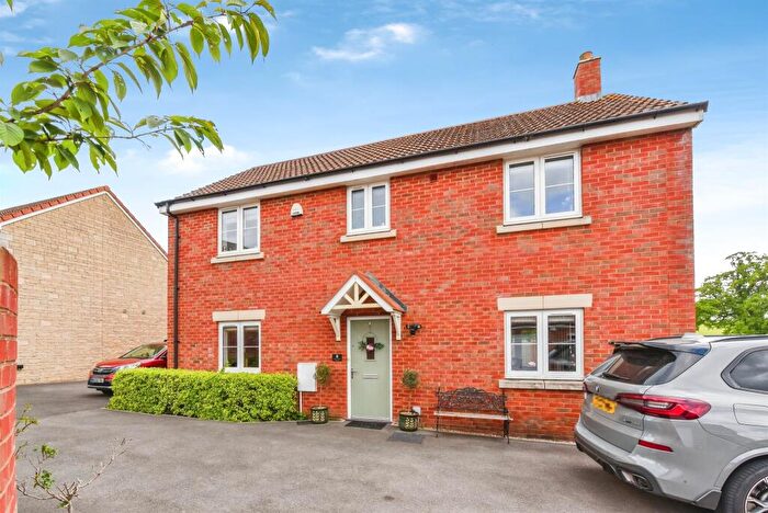 4 Bedroom Detached House For Sale In Lopes Close, Melksham, SN12