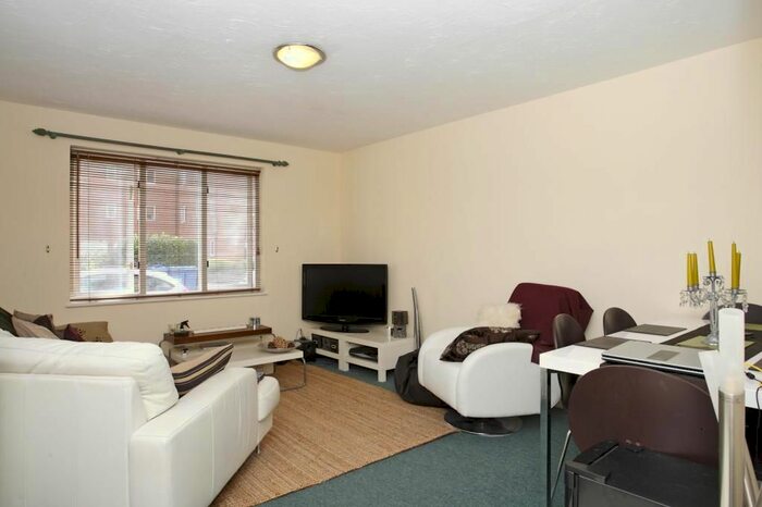2 Bedroom Flat To Rent In Sheppard Drive, Bermondsey, London, SE16
