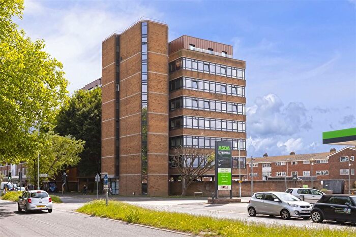 1 Bedroom Flat For Sale In Strand Parade, Goring-By-Sea, BN12