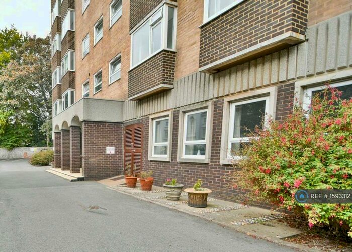 Studio To Rent In Hartington Place, Eastbourne, BN21