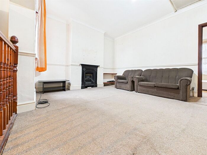 1 Bedroom Flat To Rent In Cecil Road, Hounslow, TW3