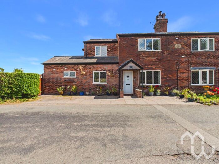 2 Bedroom Semi-Detached House For Sale In Long Moss Lane, Whitestake, PR4