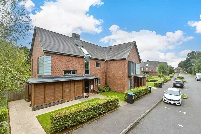 1 Bedroom Flat For Sale In The Beckers, Crawley Down, RH10