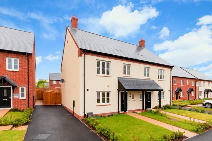 3 Bedroom End Of Terrace House To Rent In Trenchard Circle, Upper Heyford, Bicester, OX25