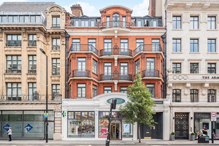 3 Bedroom Flat To Rent In Devonshire Mansions, Great Portland Street, W1W