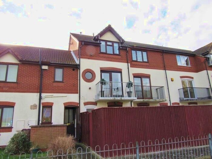 2 Bedroom Mews House To Rent In Kings Mews, Cleethorpes, DN35