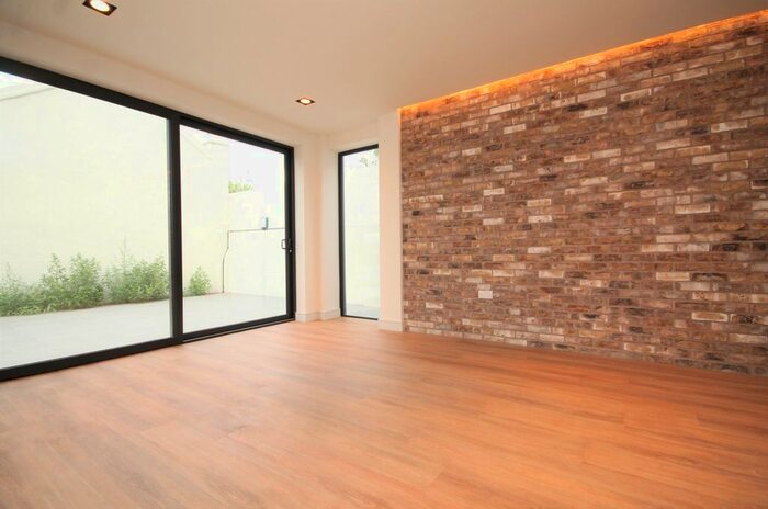 1 Bedroom Terraced House To Rent In Bakers Lane, Highgate, N6