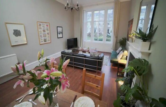 1 Bedroom Flat To Rent In Lansdowne Crescent, Glasgow, G20