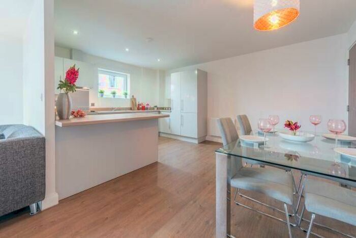 3 Bedroom Apartment To Rent In St John's Road Leeds, LS3