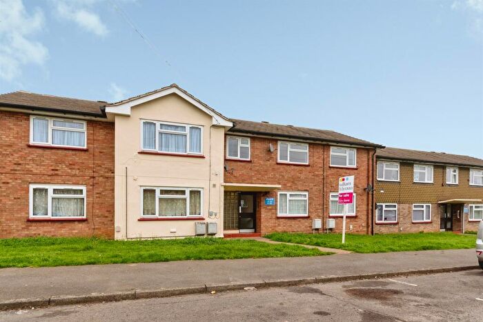 2 Bedroom Apartment For Sale In Lancaster Way, Braintree, CM7