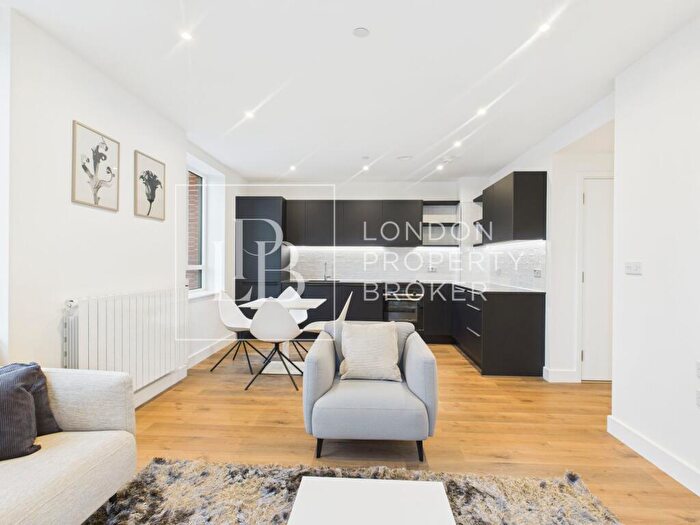 1 Bedroom Apartment To Rent In Dray House, Lombard Square, SE28