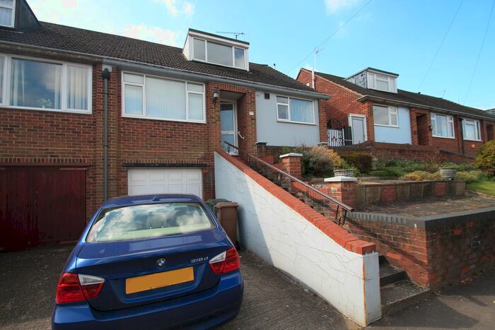 3 Bedroom Bungalow To Rent In Saywell Road, Luton, LU2