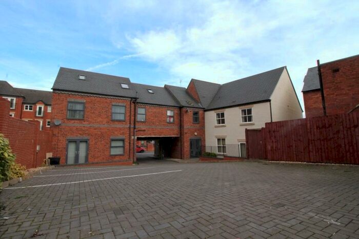 2 Bedroom Flat To Rent In St. Johns Street, Dudley, West Midlands, DY2