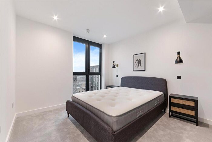 2 Bedroom Apartment To Rent In Boxwood Gardens, London Dock, E1W
