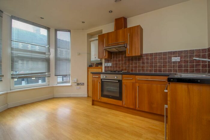 1 Bedroom Flat To Rent In Mackintosh Place, Roath, Cardiff, CF24