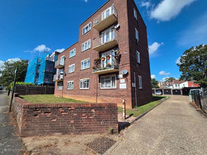 2 Bedroom Apartment For Sale In Brook Court, Brook Street, Luton, Bedfordshire, LU3