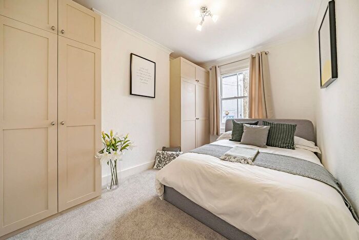2 Bedroom End Of Terrace House For Sale In Hardy Road, South Wimbledon, London, SW19