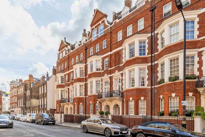 2 Bedroom Flat To Rent In Green Street, London, W1K