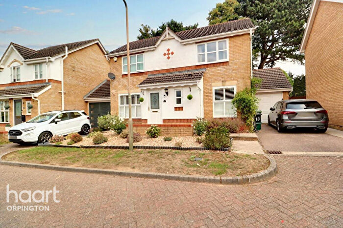 3 Bedroom Detached House For Sale In Penhale Close, Orpington, BR6