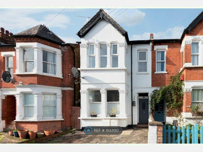 2 Bedroom Flat To Rent In Clifford Road, Barnet, EN5