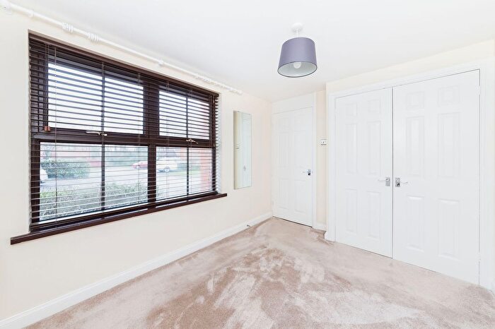 1 Bedroom Flat To Rent In Midwinter Avenue, Milton, OX14