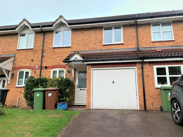 3 Bedroom Property To Rent In Malden Fields, Bushey, WD23