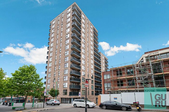2 Bedroom Flat To Rent In Byron Court, London, HA1