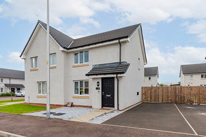 3 Bedroom Semi Detached House For Sale In Carsphairn Avenue, Paisley, PA1