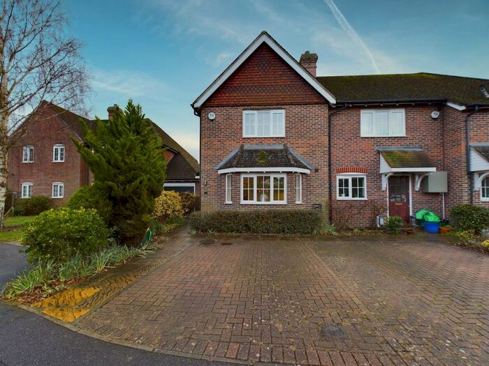 2 Bedroom End Of Terrace House To Rent In Morrison Close, Upper Basildon, RG8