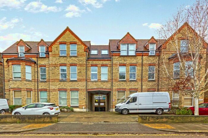 2 Bedroom Flat To Rent In Grange Park, London, W5