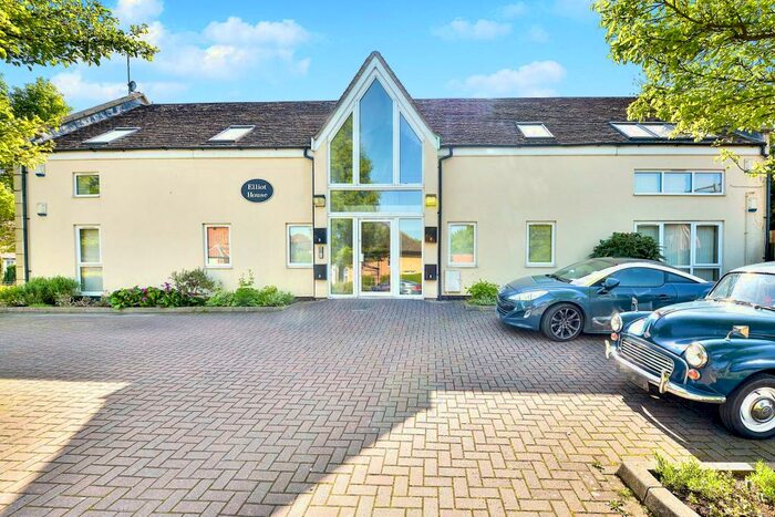 2 Bedroom Apartment To Rent In Shenley Road, Loughton, MK5