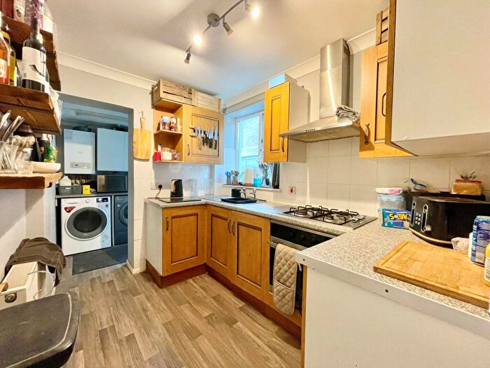 3 Bedroom Detached House For Sale In Pearson Avenue, Poole, BH14