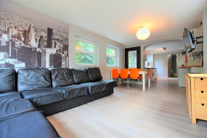 1 Bedroom Semi-Detached House To Rent In Room To Rent - Sturry Road, CT1