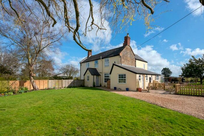 4 Bedroom Village House For Sale In Thornhill, Stalbridge, DT10