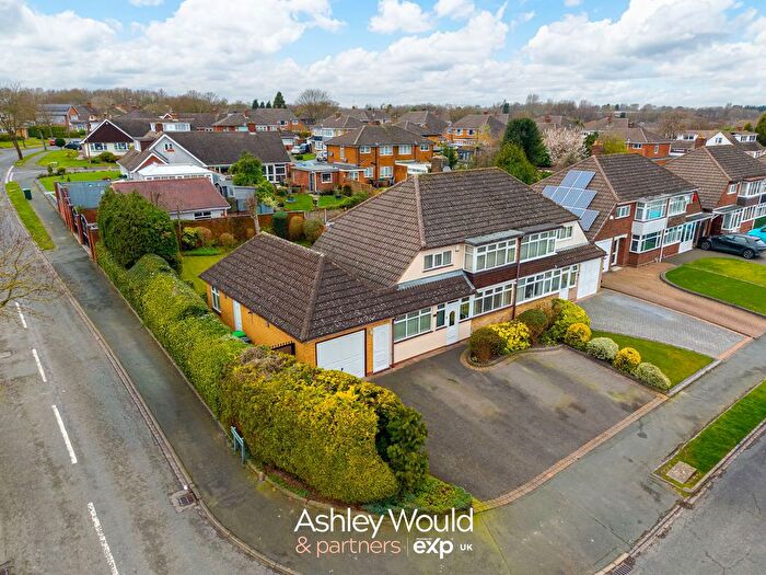 3 Bedroom Semi Detached House For Sale In Wake Green Road, Tipton, DY4