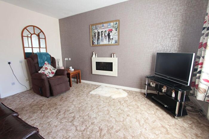 2 Bedroom Retirement Property For Sale In Kenilworth Road, Balsall Common, CV7