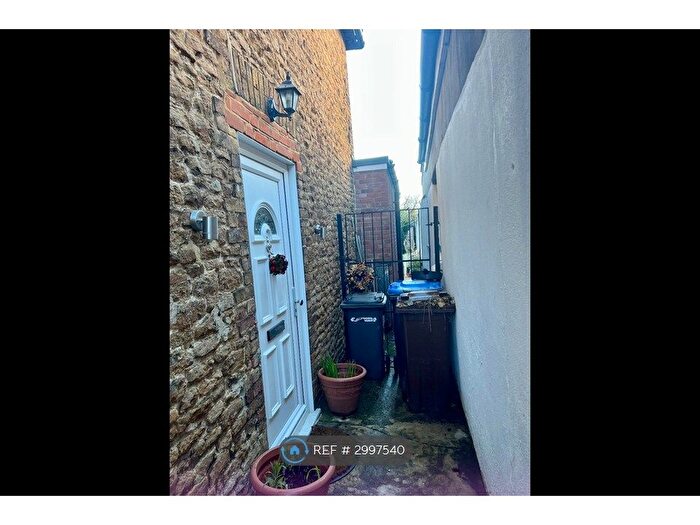 2 Bedroom Semi-Detached House To Rent In Victory Road, Chertsey, KT16