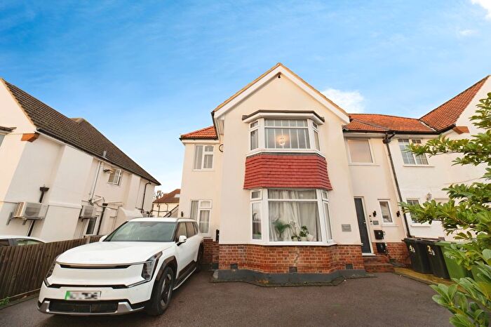 2 Bedroom Flat For Sale In Ewell Road, Surbiton, KT6