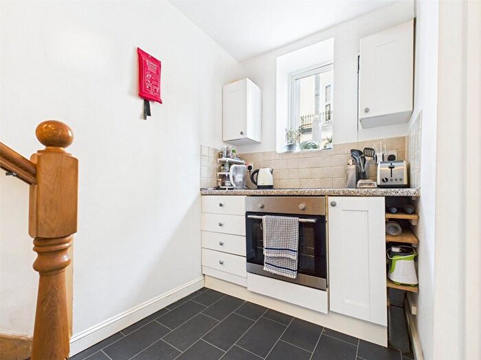 3 Bedroom Apartment To Rent In Montpelier Road, Brighton, BN1