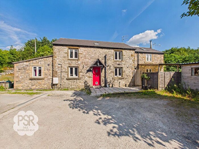 4 Bedroom Detached House For Sale In Smalldale, Smalldale Farm, SK17